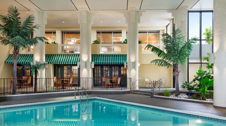 Holiday Inn Gaithersburg Pool