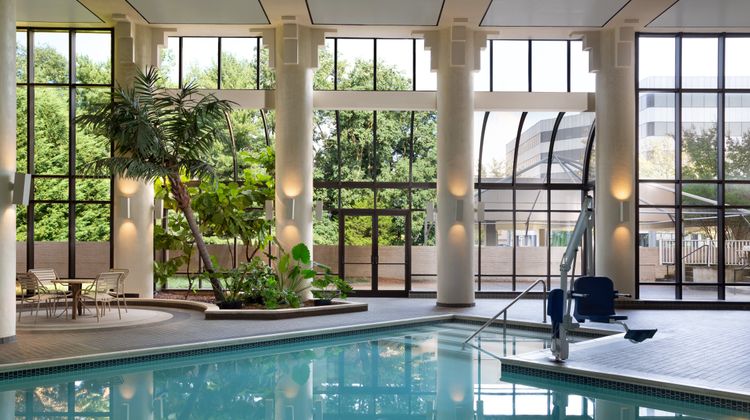 Holiday Inn Gaithersburg Pool