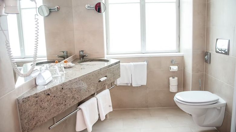 <b>Opera Suites Room</b>. Images powered by <a href="https://www.leonardoworldwide.com/" title="Leonardo Worldwide" target="_blank">Leonardo</a>.