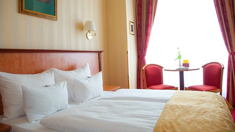 <b>Opera Suites Room</b>. Images powered by <a href="https://www.leonardoworldwide.com/" title="Leonardo Worldwide" target="_blank">Leonardo</a>.