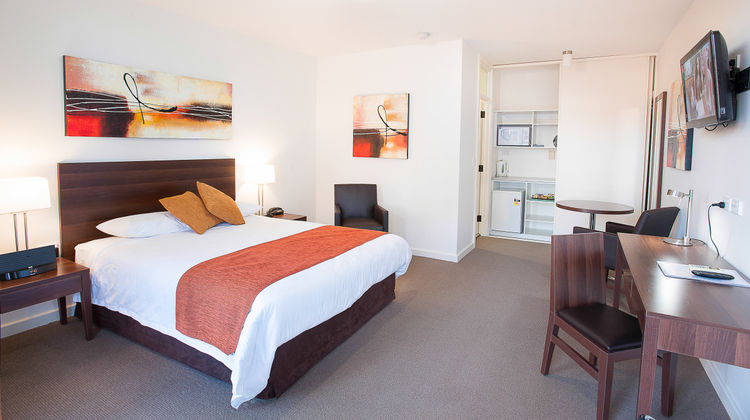 Standpipe Golf Motor Inn Room