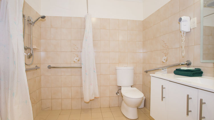 Standpipe Golf Motor Inn Room