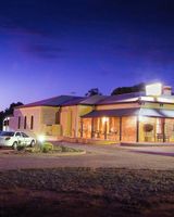 Standpipe Golf Motor Inn