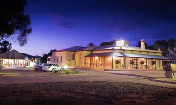 Standpipe Golf Motor Inn