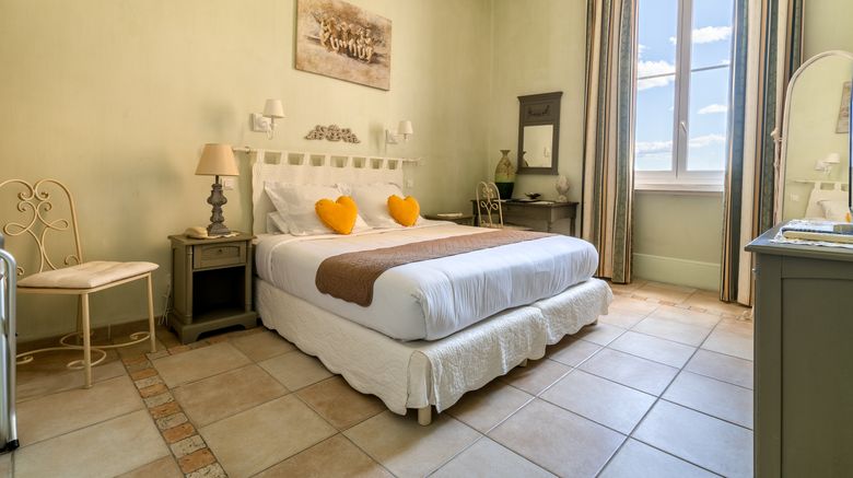 <b>L'Oraye Hotel Room</b>. Images powered by <a href="https://www.leonardoworldwide.com/" title="Leonardo Worldwide" target="_blank">Leonardo</a>.