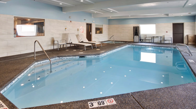 Holiday Inn Express Portland East Pool