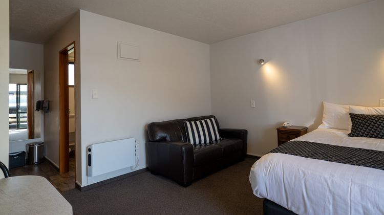 ASURE Highpark Motor Inn Room