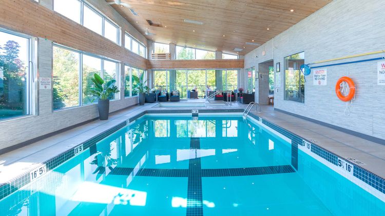 Sandman Signature Kamloops Hotel Pool