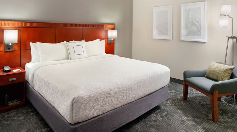 <b>Courtyard by Marriott Nashville Airport Room</b>. Images powered by <a href="https://www.leonardoworldwide.com/" title="Leonardo Worldwide" target="_blank">Leonardo</a>.