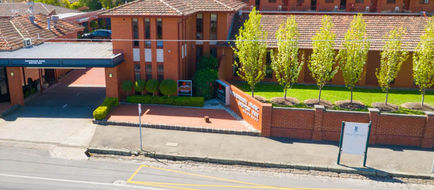 Sovereign Park Motor Inn Exterior