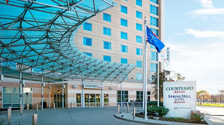 Courtyard Marriott Indianapolis Downtown Exterior