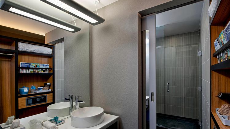aloft Tulsa Downtown Room