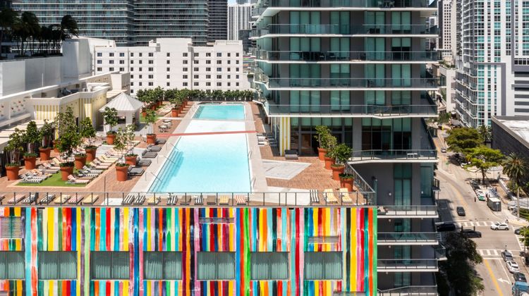 DUA Miami, Autograph Collection Pool