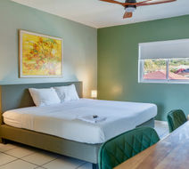 voco Surfside Aruba Room