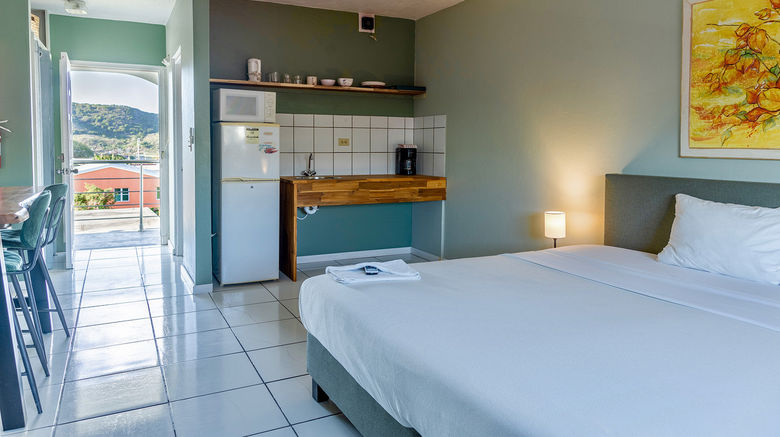 <b>voco Surfside Aruba Room</b>. Images powered by <a href="https://www.leonardoworldwide.com/" title="Leonardo Worldwide" target="_blank">Leonardo</a>.