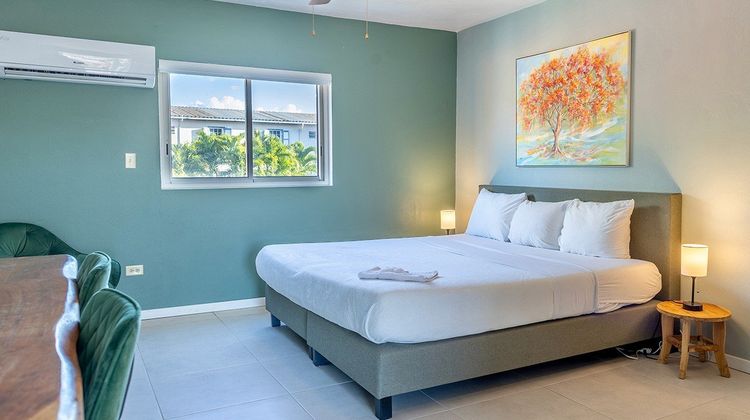 voco Surfside Aruba Room