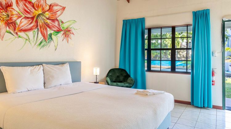 voco Surfside Aruba Room
