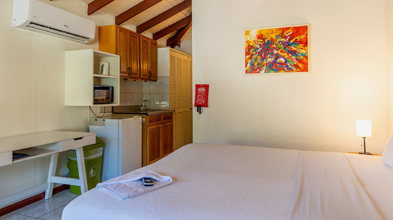 <b>voco Surfside Aruba Room</b>. Images powered by <a href="https://www.leonardoworldwide.com/" title="Leonardo Worldwide" target="_blank">Leonardo</a>.