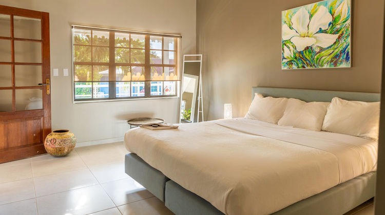 voco Surfside Aruba Room