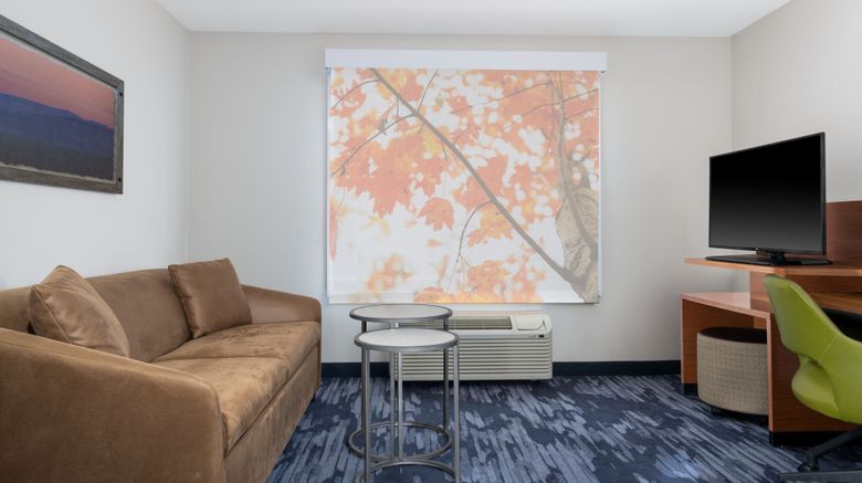 <b>Fairfield Inn & Suites Martinsburg Room</b>. Images powered by <a href="https://www.leonardoworldwide.com/" title="Leonardo Worldwide" target="_blank">Leonardo</a>.