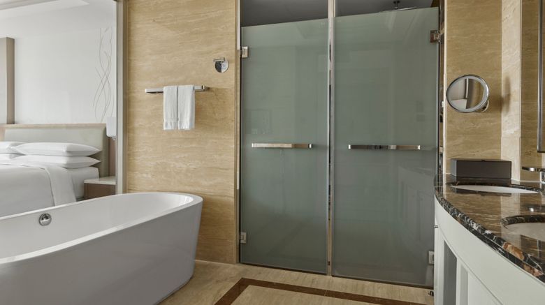 <b>Shanghai Marriott Hotel Yangpu Riverside Room</b>. Images powered by <a href="https://www.leonardoworldwide.com/" title="Leonardo Worldwide" target="_blank">Leonardo</a>.