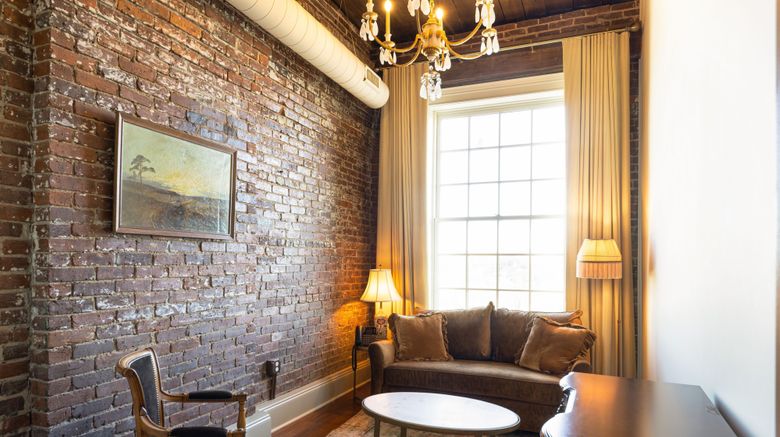 <b>Hotel Cleo, a Tribute Portfolio Hotel Room</b>. Images powered by <a href="https://www.leonardoworldwide.com/" title="Leonardo Worldwide" target="_blank">Leonardo</a>.