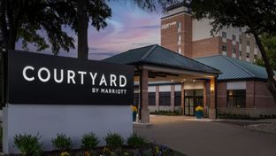 Courtyard by Marriott Addison Quorum