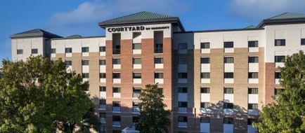 Courtyard by Marriott Addison Quorum Exterior