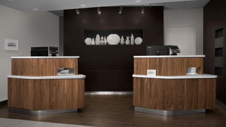 Courtyard by Marriott Addison Quorum Lobby