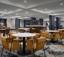 Courtyard by Marriott Addison Quorum Lobby