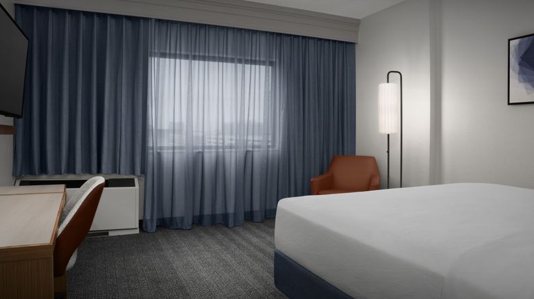 <b>Courtyard by Marriott Addison Quorum Room</b>. Images powered by <a href="https://www.leonardoworldwide.com/" title="Leonardo Worldwide" target="_blank">Leonardo</a>.