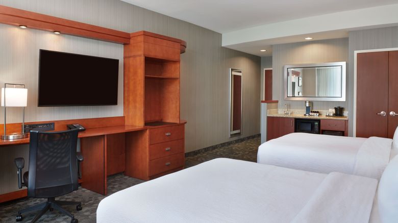 <b>Courtyard Ottawa East Room</b>. Images powered by <a href="https://www.leonardoworldwide.com/" title="Leonardo Worldwide" target="_blank">Leonardo</a>.