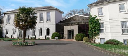 Manor of Groves Hotel Exterior