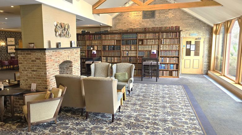 <b>Shendish Manor Hotel Lobby</b>. Images powered by <a href="https://www.leonardoworldwide.com/" title="Leonardo Worldwide" target="_blank">Leonardo</a>.