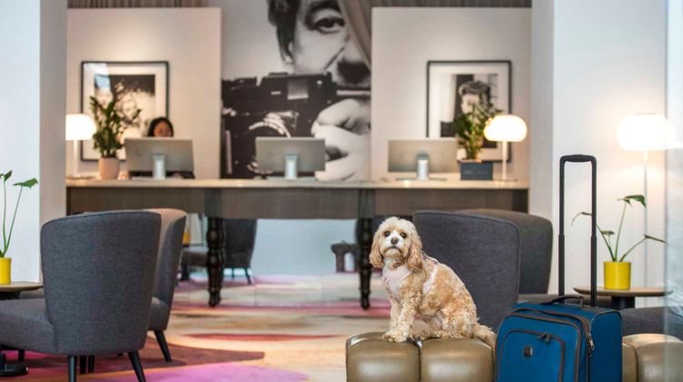 Hotel Indigo Melbourne on Flinders Lobby