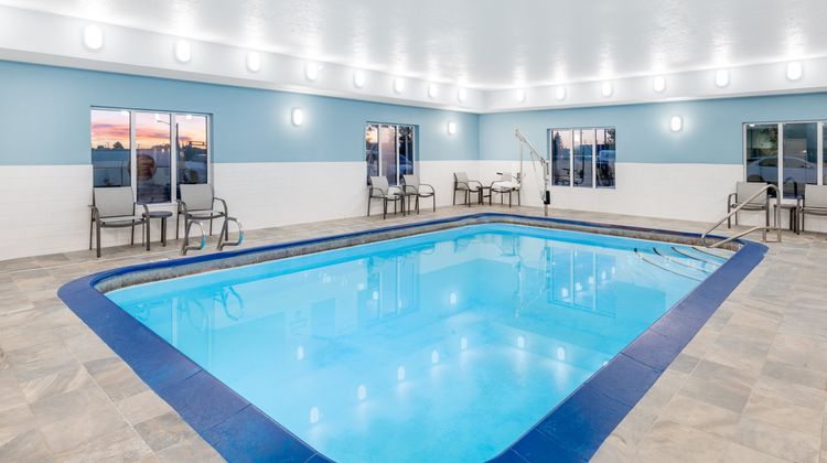 Holiday Inn Express Pool