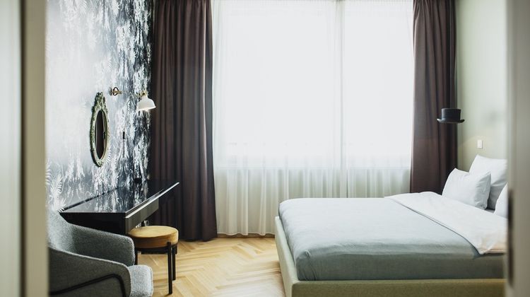 The Circus Apartments Room