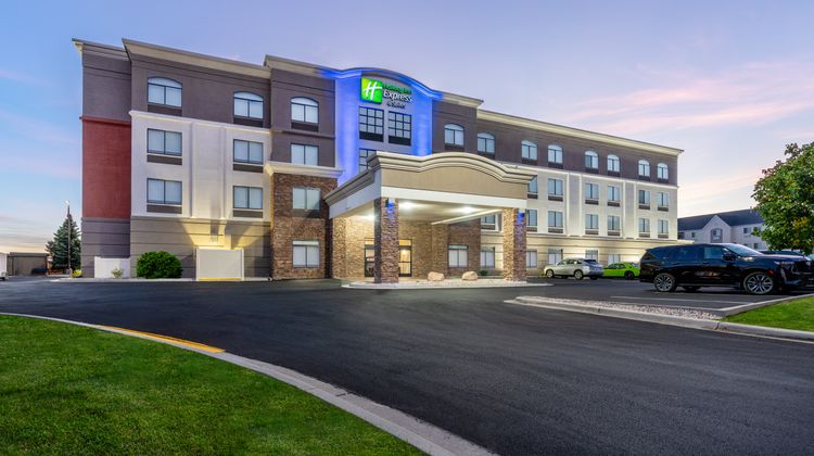 Holiday Inn Express Exterior