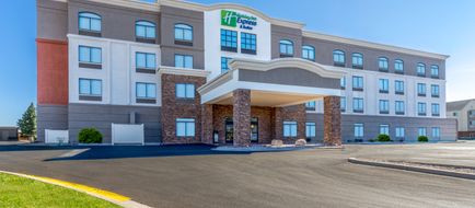 Holiday Inn Express Exterior