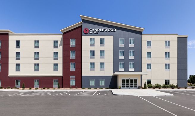 Candlewood Suites McPherson Exterior