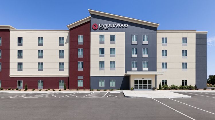 Candlewood Suites McPherson Exterior