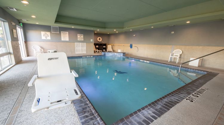 Holiday Inn Express & Suites Dallas NE Pool
