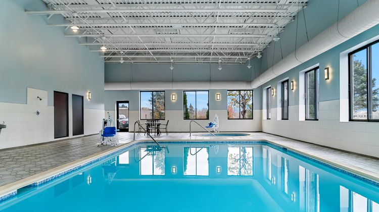 Red Roof Inn Flint Pool