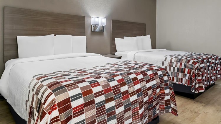 Red Roof Inn Flint Room