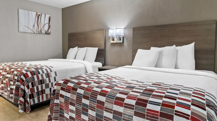 Red Roof Inn Flint Room