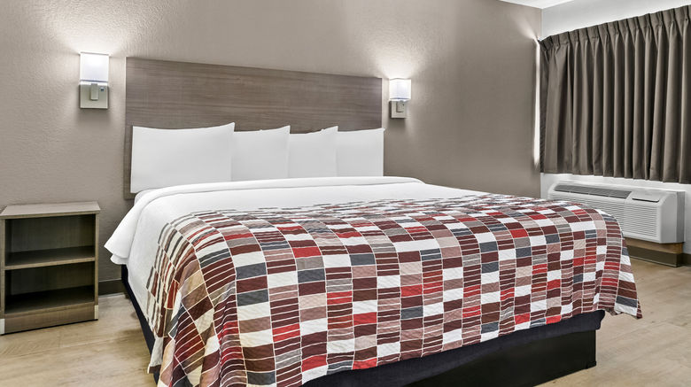 <b>Red Roof Inn Flint Suite</b>. Images powered by <a href="https://www.leonardoworldwide.com/" title="Leonardo Worldwide" target="_blank">Leonardo</a>.