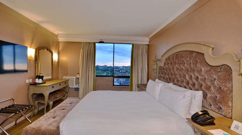 <b>Holiday Inn Harare Room</b>. Images powered by <a href="https://www.leonardoworldwide.com/" title="Leonardo Worldwide" target="_blank">Leonardo</a>.
