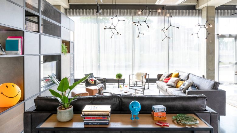<b>Moxy Utrecht Lobby</b>. Images powered by <a href="https://www.leonardoworldwide.com/" title="Leonardo Worldwide" target="_blank">Leonardo</a>.