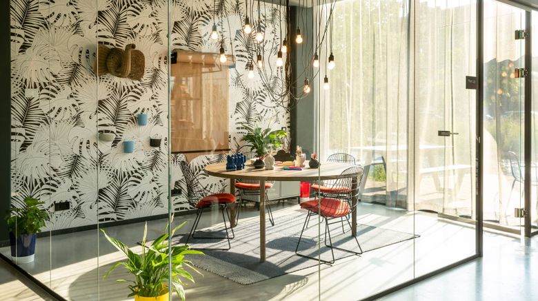 <b>Moxy Utrecht Meeting</b>. Images powered by <a href="https://www.leonardoworldwide.com/" title="Leonardo Worldwide" target="_blank">Leonardo</a>.