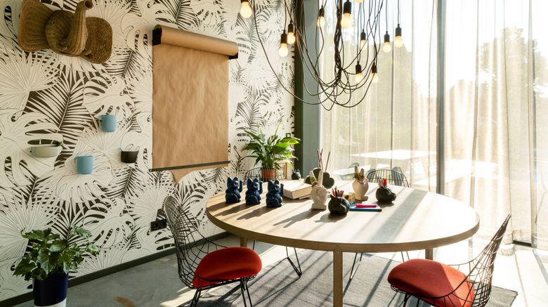 <b>Moxy Utrecht Meeting</b>. Images powered by <a href="https://www.leonardoworldwide.com/" title="Leonardo Worldwide" target="_blank">Leonardo</a>.